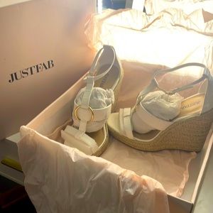 Just Fab, Women’s size 9, white wedge sandals, NWT